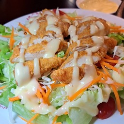 สลัดไก่ทอด