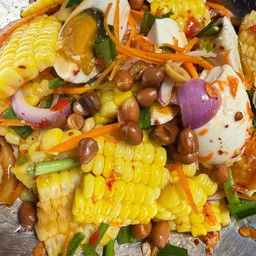 ยำข้าวโพดไข่เค็ม