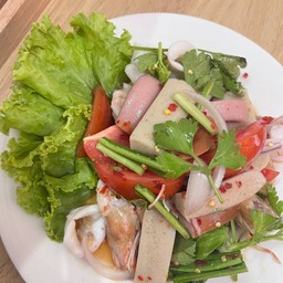 สเต็กตี๋ใหญ่ สเต็ก แอนด์ อีสานแซ่บ -