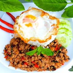 [อร่อยซ่ากับโค้ก] ข้าวกระเพราหมูสับไข่ดาว +  โค้ก ออริจินัล (กระป๋อง)