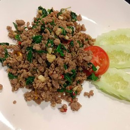 ผัดกะเพราหมูเป็นกับ