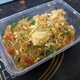 วุ้นเส้นผัดกระเพรา