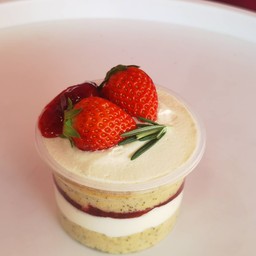 เค้กสตอเบอร์รี่ชาเออเกร์