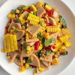 ยำข้าวโพดหมูยอ