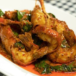 ผัดฉ่ากุ้ง. (กุ้งขาว)