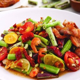 ตำถั่วฝักยาวหมูกรอบ