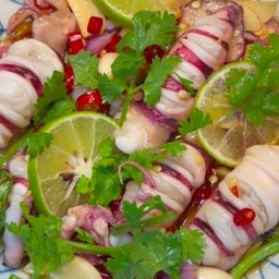 ปลาหมึกเบบี้นึ่งมะนาว (ไซต์เล็ก4ตัว)