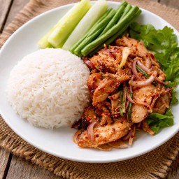 ข้าวหมูย่างน้ำตก