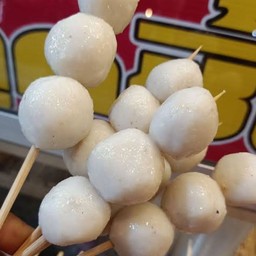 ลูกชิ้นปลาปิ้ง