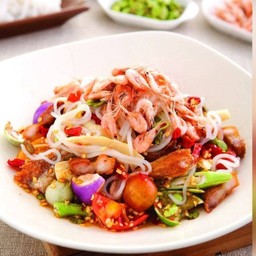 ส้มตำขนมจีนหมูยอกุ้งสด