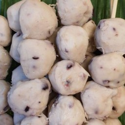 ลูกชิ้นปลาหมึกปิ้ง