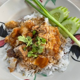 ข้าวหมูกรอบ