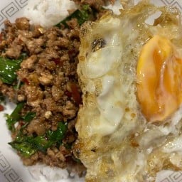 บ้านกะเพราซอยตัน - สุขาอุปถัมภ์ 13