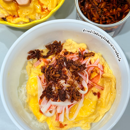 ข้าวไข่ข้นหน้าปูอัด+พริกน้ำมันดมข้าว(เผ็ดนะคะ)