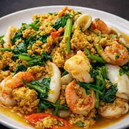 ผัดผงกระหรี่กุ้ง (ราดข้าว)