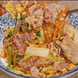 สุกี้แห้ง&น้ำ น้ำจิ้มสูตรโบราณเข้มข้น เจ๊โอ สาขา2