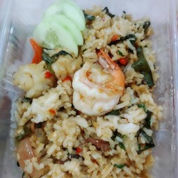 ข้าวราดกระเพรากุ้ง