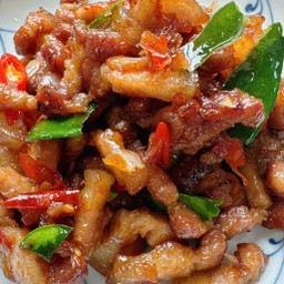 หมูสามชั้นผัดกะปิ (กับข้าว)