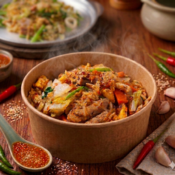 สุกี้แห้ง เจ๊โอว เจ้าเก่า น้ำจิ้มรสเด็ด