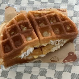 วาฟเฟิลมะพร้าอ่อนข้าวโพด