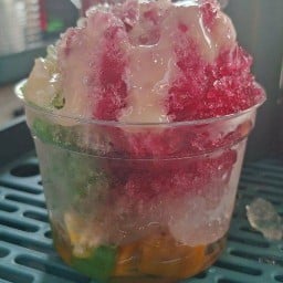 ลุงชวนน้ำแข็งใส เค้กกล้วยหอม ไข่กระทะ