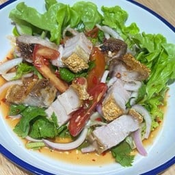 ควัน: หม้อไฟเนื้อตุ๋น&หมูกรอบบาร์ บางแสน