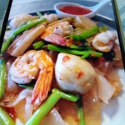 เย็นตาโฟผัดแห้ง(ซีฟู๊ด)