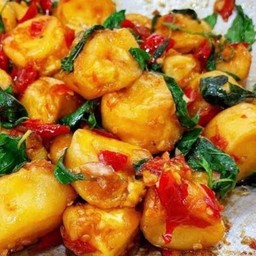 ข้าวราดกะเพราเต้าหู้ไม่ใส่เนื้อสัตว์