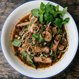 [อร่อยซ่ากับโค้ก] น้ำตกหมู +  โค้ก ออริจินัล (ขวด)