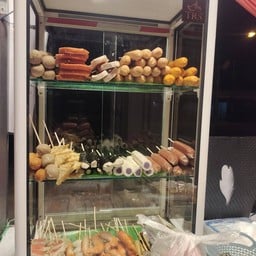 ลูกชิ้นปิ้งหมาล่า แบรอแว สามแยกแบรอแว หน้าร้านลีบาสตัสนีม