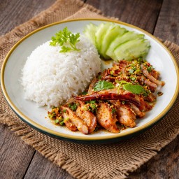 ข้าวน้ำตกไก่ย่าง