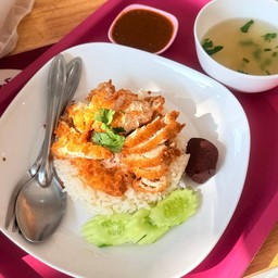 ข้าวมันไก่ทอด(พิเศษ)