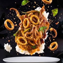 ตุ๊ราดหน้ายอดผักและเมนูอาหารตามสั่ง
