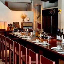 ร้านอาหารและไวน์บาร์สไตล์ Modern Bistro ย่านสุขุมวิท 31 