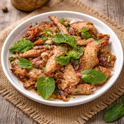 น้ำตกคอหมูย่าง