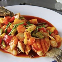 ปลากระพงผัดเปรี้ยวหวาน  Sweet and sour fried sea bass