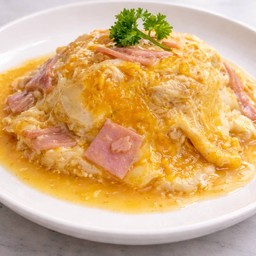 ข้าวไข่ข้นกุ้ง แฮม & เบคอน