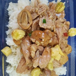 หมูน้ำมันหอยเห็ดฟางข้าวโพดอ่อน