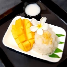 ร้านลูกพีช ข้าวเหนียวมะม่วง ตลาดน.สายชล