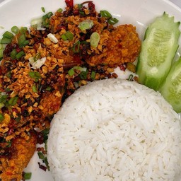 ข้าวไก่กรอบคั่วพริกเกลือ