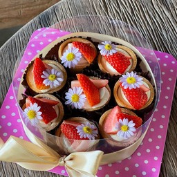 Strawberry Bliss tart - เบบี้ทาร์ตเซ็ตสตรอว์เบอร์รี่ล้วน