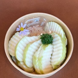 ฝรั่งกิมจูปอกพร้อมทาน