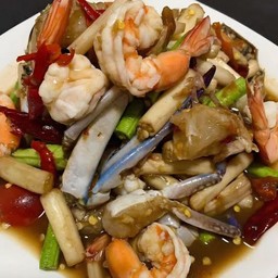 ตำไหลบัว กุ้งสุก ปูม้า
