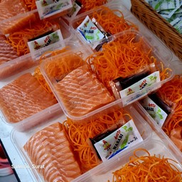 แซลม่อนสด 100 กรัม