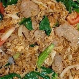 ข้าวผัดโบราณ (คะน้าหอมใหญ่มะเขือเทศ)