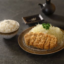 ทงคัตสึ ข้าวหมูทอดญี่ปุ่น Tonkatsu with rice and salad
