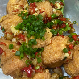ข้าว เต้าหู้ผัดพริกเกลือ