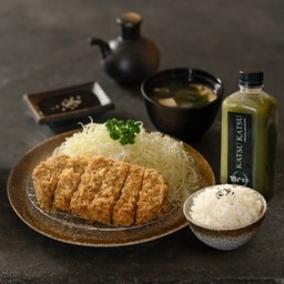 เซ็ต C ข้าวหมูทอดญี่ปุ่น  + ซุปมิโสะ + ชาเขียวข้าวคั่วญี่ปุ่น