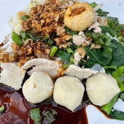 ร้านยำตำแซ่บ