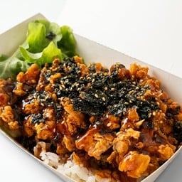 ข้าวไก่กรอบซอสเกาหลี